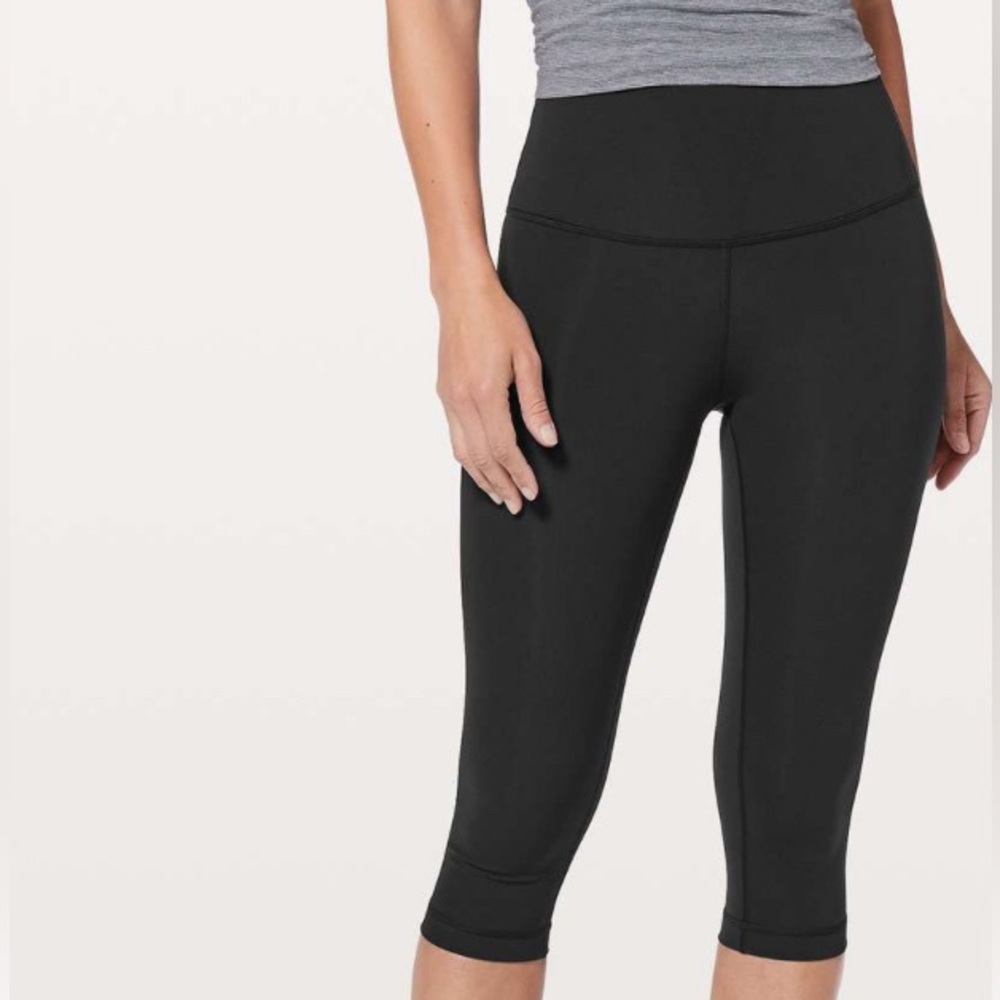 Lululemon Wunder Under Hi-Rise 1/2 Tight 17"
Black